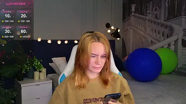 Snapshot of Ramona___ chatting on 09.24.25 Ramona online show from 09.24.25