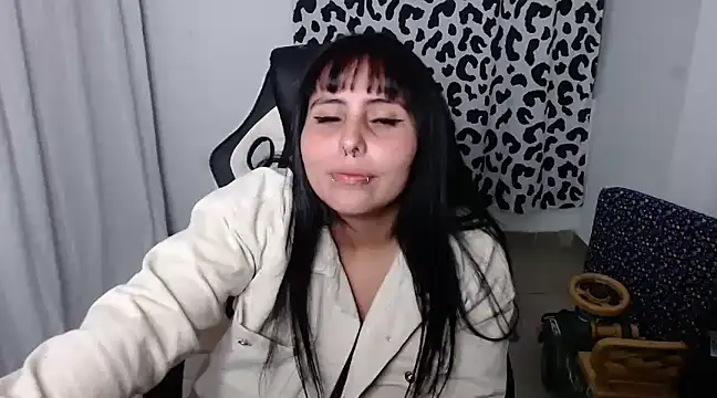 Snapshot of valeska69col chatting on 01.01.25 valeska69col online show from 01.01.25