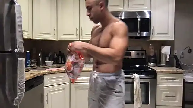 Snapshot of BigGuyMuscle chatting on 07.02.26 BigGuyMuscle online show from 07.02.26
