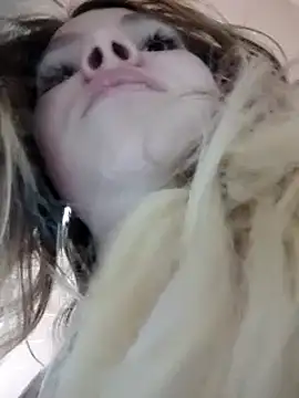 Zuli Kiska online show from 12.08.24