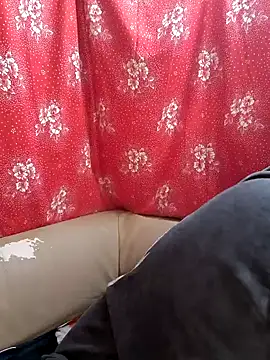 Zuli Kiska online show from 02.14.25