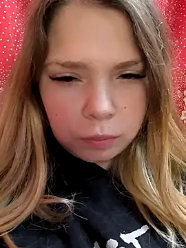 Zuli Kiska online show from 12.03.25