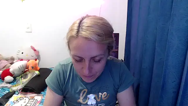 Snapshot of kittykalor09 chatting on 12.12.24 kittykalor09 online show from 12.12.24