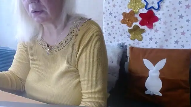 QueenLana online show from 10.28.25