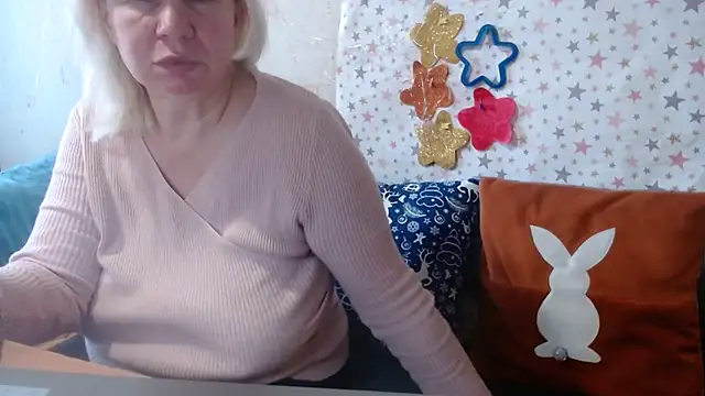 QueenLana online show from 02.02.26