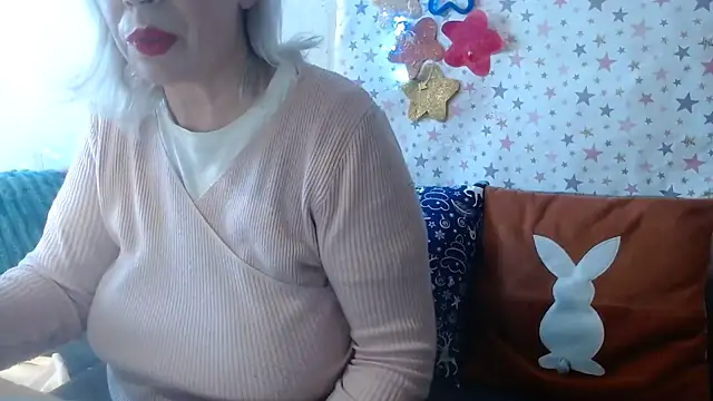 QueenLana online show from 02.11.26