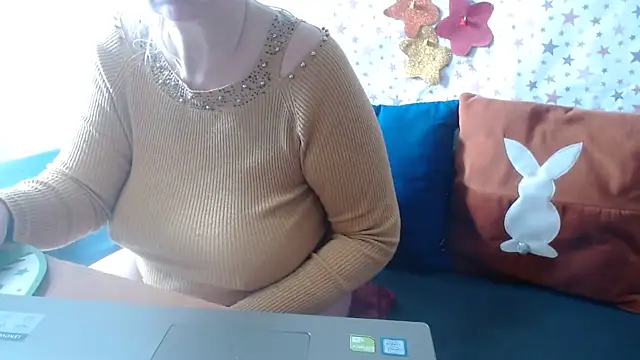 QueenLana online show from 04.24.26