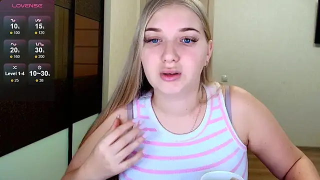 Adr1ana  online show from 11.28.25