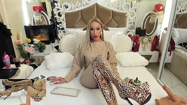 Snapshot of hotgirlsmoking_69xxx chatting on 10.23.25 hotgirlsmoking 69xxx online show from 10.23.25