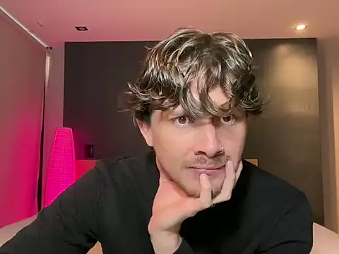 Snapshot of mcklister_kinky_feets chatting on 02.11.26 mcklister kinky feets online show from 02.11.26