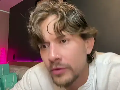 Snapshot of mcklister_kinky_feets chatting on 02.20.26 mcklister kinky feets online show from 02.20.26