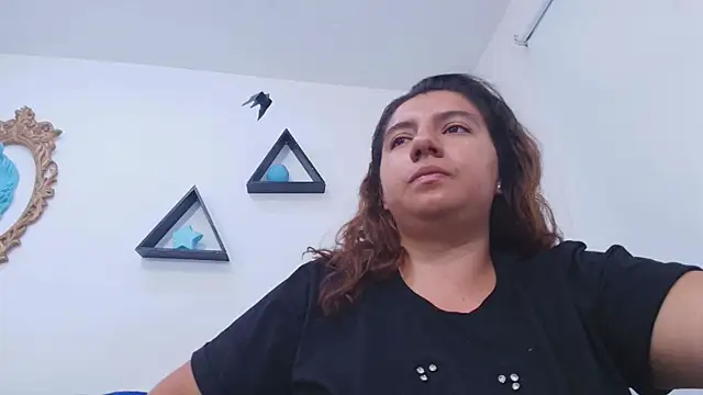 timkerbell  online show from 11.10.25