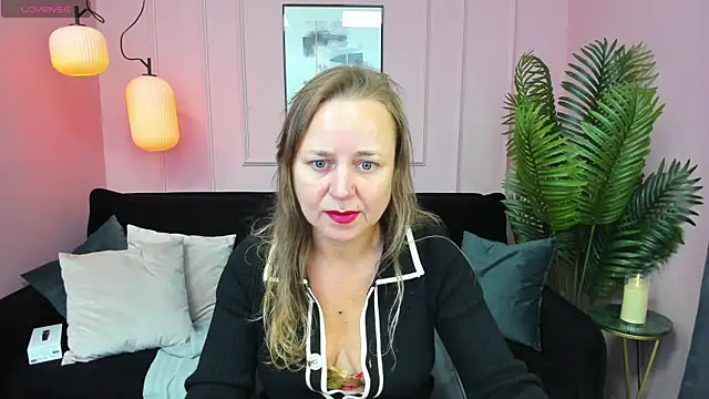 Snapshot of GabrielGold chatting on 09.11.25 GabrielGold online show from 09.11.25