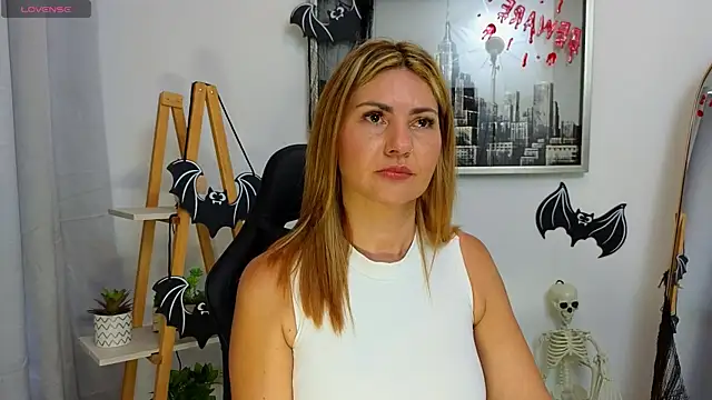 bella  adams online show from 10.22.25