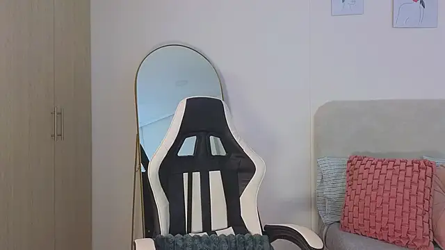 bella  adams online show from 02.15.26