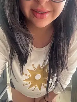 Snapshot of MileyGia chatting on 01.18.26 MileyGia online show from 01.18.26