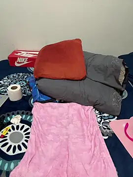 Snapshot of MileyGia chatting on 02.03.26 MileyGia online show from 02.03.26