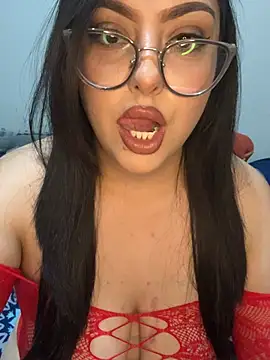 Snapshot of MileyGia chatting on 02.12.26 MileyGia online show from 02.12.26