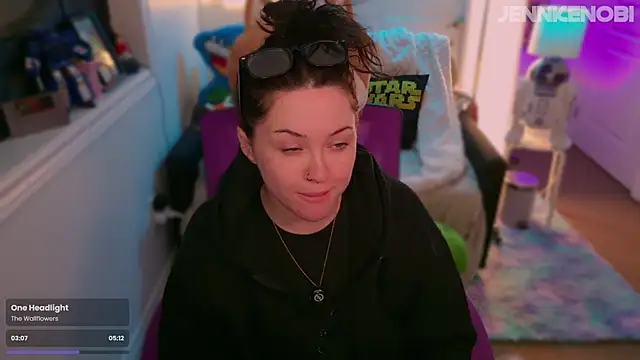 JennKenobi online show from 09.17.25