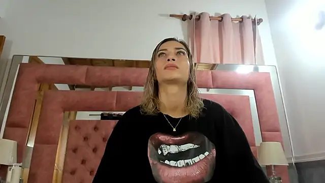 Snapshot of briana_wonder69xxx chatting on 10.03.25 briana wonder69xxx online show from 10.03.25