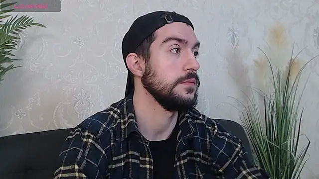 Snapshot of Dylan_Best chatting on 12.14.24 Dylan Best online show from 12.14.24