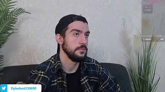 Snapshot of Dylan_Best chatting on 12.14.24 Dylan Best online show from 12.14.24