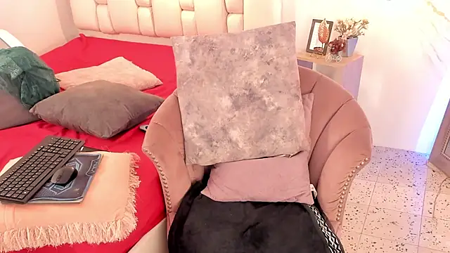 IsiisLovei online show from 02.09.25