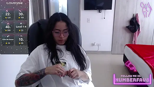 Snapshot of numberfav8 chatting on 01.18.25 numberfav8 online show from 01.18.25
