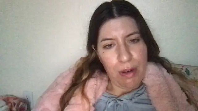 Snapshot of HYPHYtype chatting on 12.31.24 HYPHYtype online show from 12.31.24