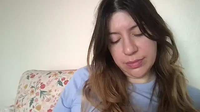 Snapshot of HYPHYtype chatting on 01.03.25 HYPHYtype online show from 01.03.25