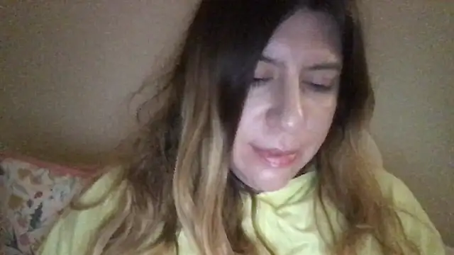 Snapshot of HYPHYtype chatting on 01.19.25 HYPHYtype online show from 01.19.25