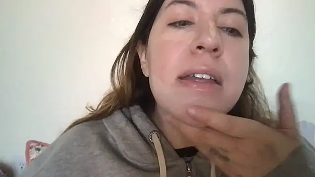 Snapshot of HYPHYtype chatting on 01.23.25 HYPHYtype online show from 01.23.25