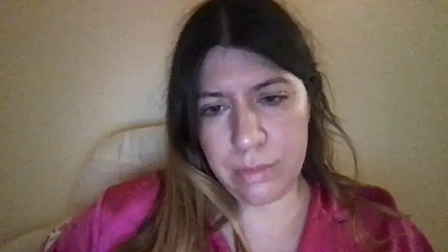 Snapshot of HYPHYtype chatting on 03.08.25 HYPHYtype online show from 03.08.25