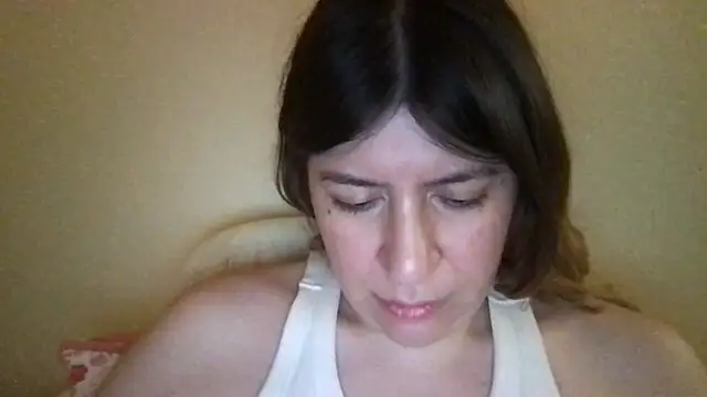 Snapshot of HYPHYtype chatting on 03.09.25 HYPHYtype online show from 03.09.25