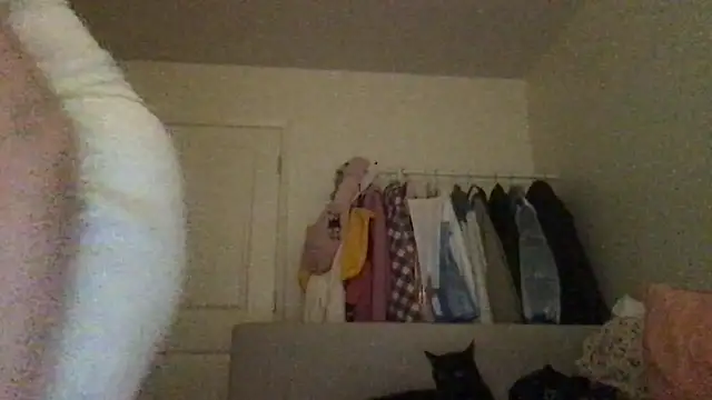 Snapshot of HYPHYtype chatting on 09.23.25 HYPHYtype online show from 09.23.25