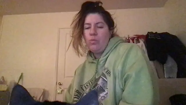 Snapshot of HYPHYtype chatting on 09.27.25 HYPHYtype online show from 09.27.25