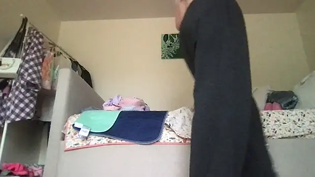 Snapshot of HYPHYtype chatting on 09.29.25 HYPHYtype online show from 09.29.25