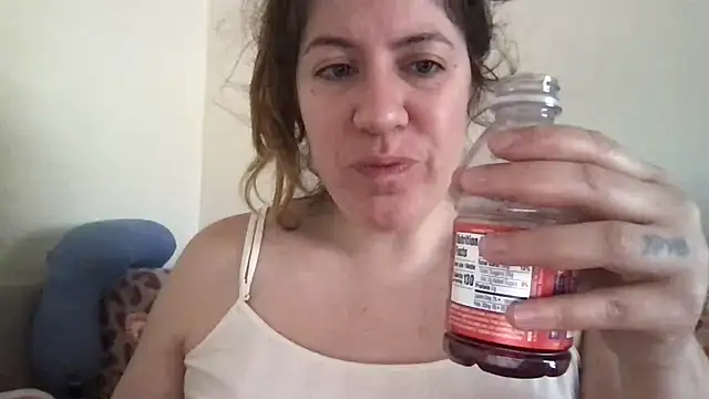 Snapshot of HYPHYtype chatting on 10.06.25 HYPHYtype online show from 10.06.25