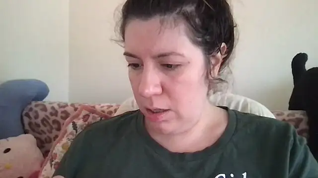 Snapshot of HYPHYtype chatting on 10.08.25 HYPHYtype online show from 10.08.25