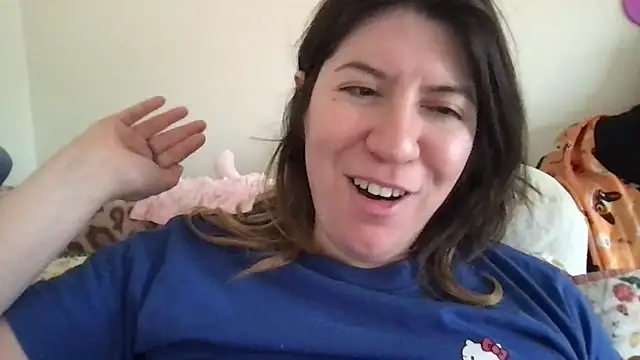 Snapshot of HYPHYtype chatting on 10.15.25 HYPHYtype online show from 10.15.25