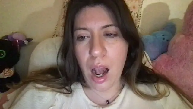 Snapshot of HYPHYtype chatting on 10.24.25 HYPHYtype online show from 10.24.25