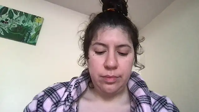 Snapshot of HYPHYtype chatting on 10.29.25 HYPHYtype online show from 10.29.25