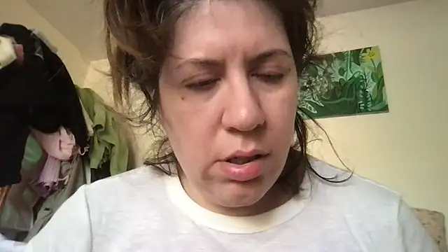 Snapshot of HYPHYtype chatting on 11.09.25 HYPHYtype online show from 11.09.25