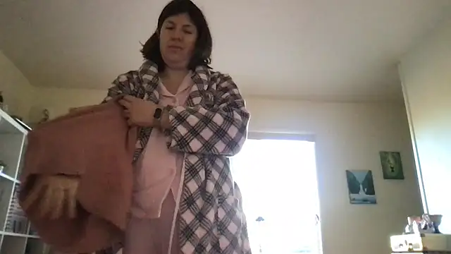 Snapshot of HYPHYtype chatting on 11.21.25 HYPHYtype online show from 11.21.25