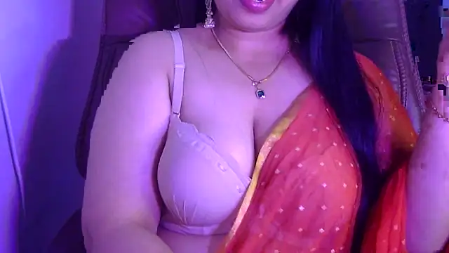 Snapshot of Maalnad_beauty chatting on 12.15.25 Maalnad beauty online show from 12.15.25