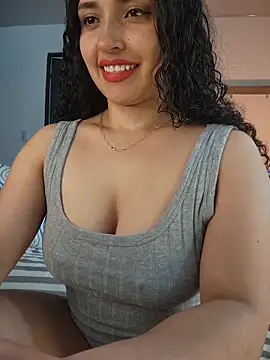 Snapshot of Lucy_Marin chatting on 05.06.26 Lucy Marin online show from 05.06.26