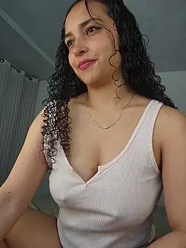 Snapshot of Lucy_Marin chatting on 05.25.26 Lucy Marin online show from 05.25.26