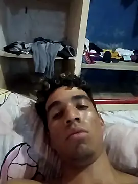 Snapshot of riggijaviersalas chatting on 10.29.25 riggijaviersalas online show from 10.29.25