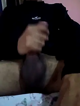 Snapshot of riggijaviersalas chatting on 12.21.25 riggijaviersalas online show from 12.21.25