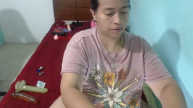 Snapshot of NatalySexxxMilk chatting on 12.02.25 NatalySexxxMilk online show from 12.02.25